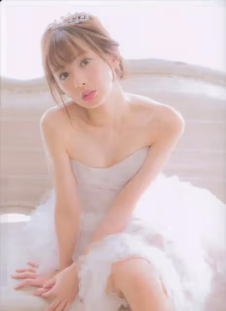 日本女星北川景子寫真露事業線!膚白貌美大長腿性感撩人