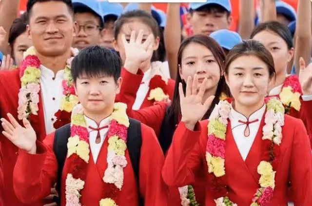 孫穎莎首登時尚大刊封面!又酷又萌!何德何能,何其榮幸!