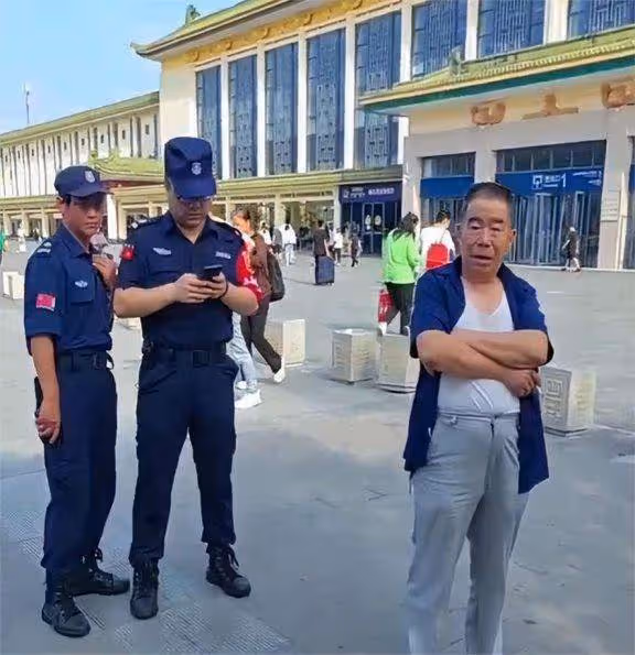 西安火車站工作人員阻止乘客坐花壇,官方回應來了,網友熱議不斷