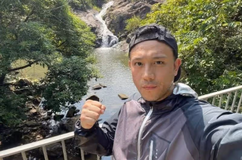 不鬧離婚積極洗底!張致恆罕曬一家六口照,四個兒子都遺傳其顏值