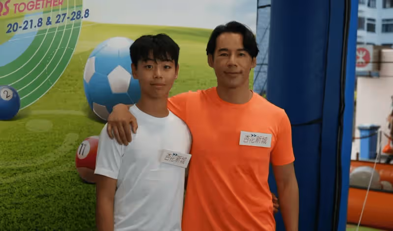 追夢成功！TVB男星17歲兒子成職業足球員，曾年花40萬英國深造