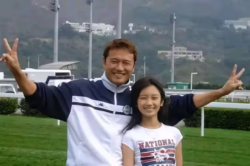 TVB「星二代」曬性感美照,身材絕佳拒絕靠父蔭,獨身闖蕩好萊塢