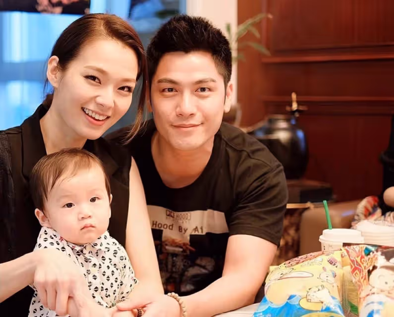 TVB女星呂慧儀離婚六年,當單親媽媽獨立養子,前夫婚內出軌