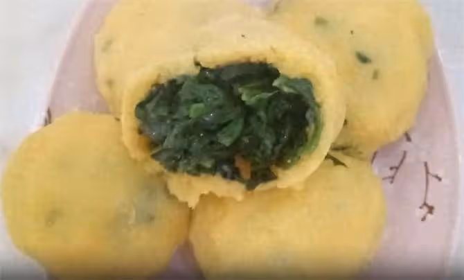 玉米面和菠菜這樣做,減肥又好吃,玉米面味道更濃,嚼起來也很香