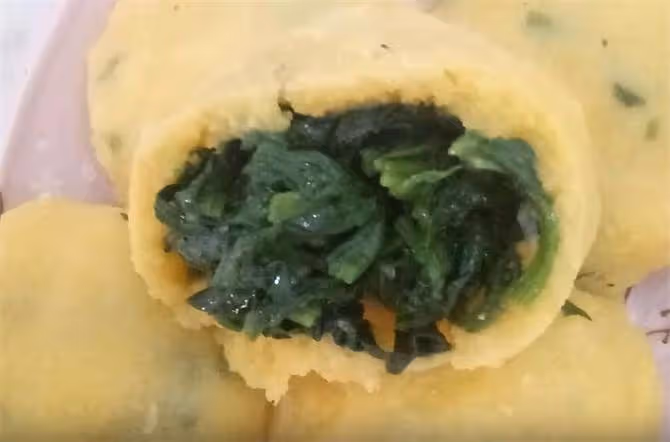 玉米面和菠菜這樣做,減肥又好吃,玉米面味道更濃,嚼起來也很香