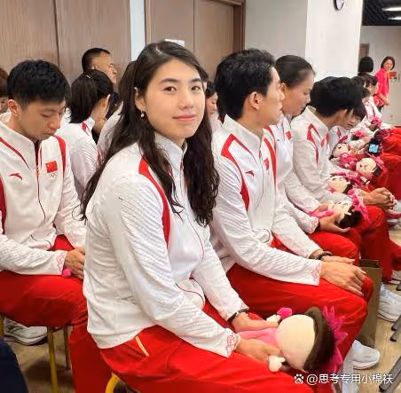 全紅嬋打桌球!與孫佳俊組混雙,盛李豪再現魔幻腳步獲王曼昱誇讚