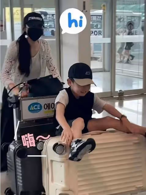 45歲秋瓷炫的逆齡秘訣曝光!杜拜遊玩照驚艷全網,網友:她真的不會老嗎?