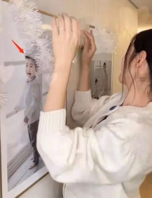 45歲秋瓷炫的逆齡秘訣曝光!杜拜遊玩照驚艷全網,網友:她真的不會老嗎?