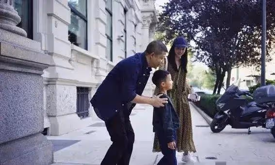 44歲姚晨狂野蛻變!當紅女神竟為音樂節放飛自我?網友:認不出了!