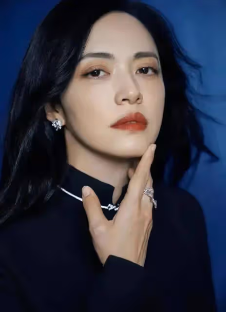 44歲姚晨狂野蛻變!當紅女神竟為音樂節放飛自我?網友:認不出了!