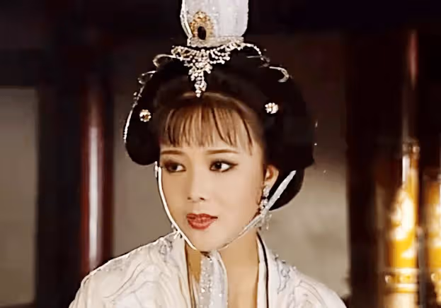 戲裡「潑婦」戲外「通緝犯」,被丈夫掃地出門痛苦一生,如今怎麼樣了?
