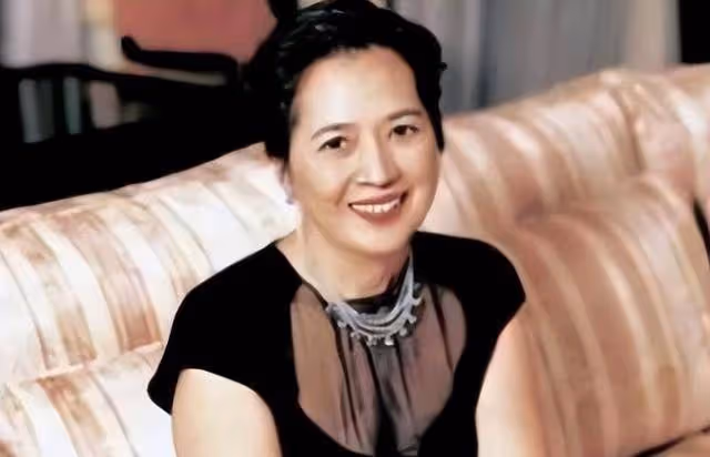如今證明,躺在病危重症室的李嘉欣,讓我們明白什麼叫現世報