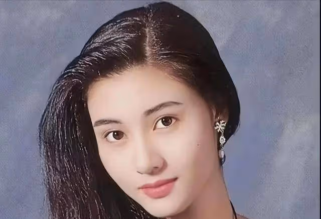 如今證明,躺在病危重症室的李嘉欣,讓我們明白什麼叫現世報