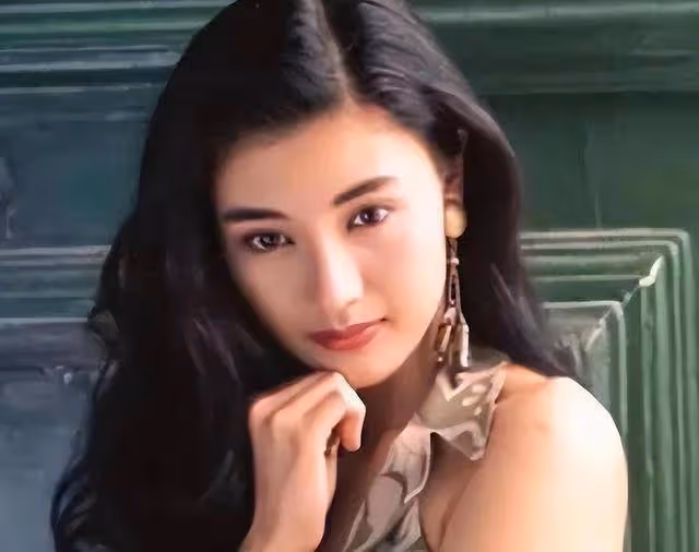 如今證明,躺在病危重症室的李嘉欣,讓我們明白什麼叫現世報