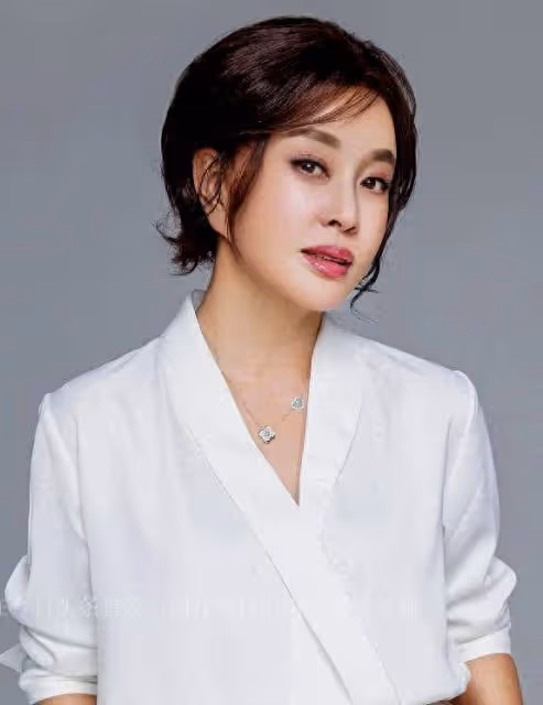 強行割韭菜年齡成謎,這一次,73歲的劉曉慶,不再被世界寬容