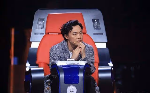 明星曝光過的娛樂圈黑幕,陪睡陪玩不算什麼,現實一個比一個噁心