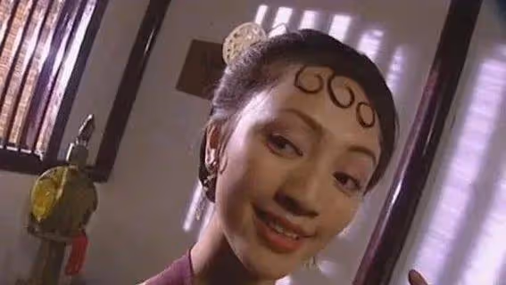 范冰冰驚艷變身！古風盤發配蜂腰長裙，網友：不愧是現代蘇妲己