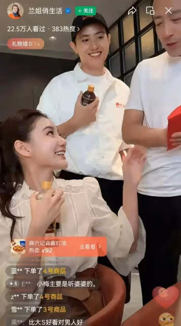 汪小菲這回是真幸福了!馬小梅細心詢問汪小菲是否要喝湯,汪小菲抱著狗狗撒嬌