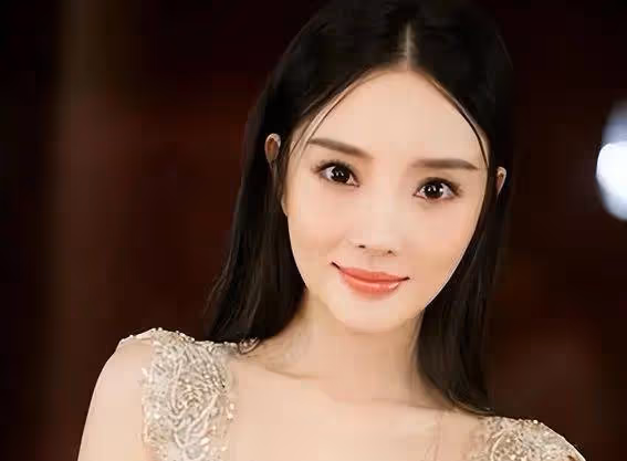 昔日女神變路人?李小璐街拍照曝光,網友驚呼:這還是那個甜甜的璐璐嗎?