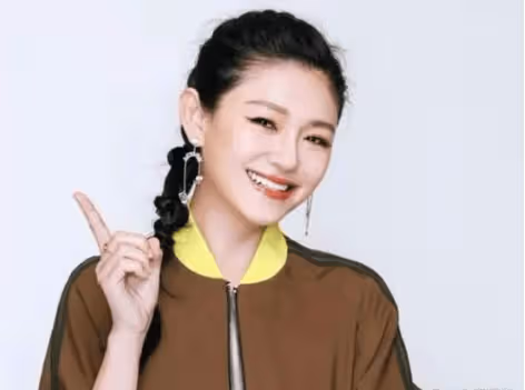 官司焦灼,大S再塑完美媽形象,網友搜證,鐵證駁斥大S真面目!