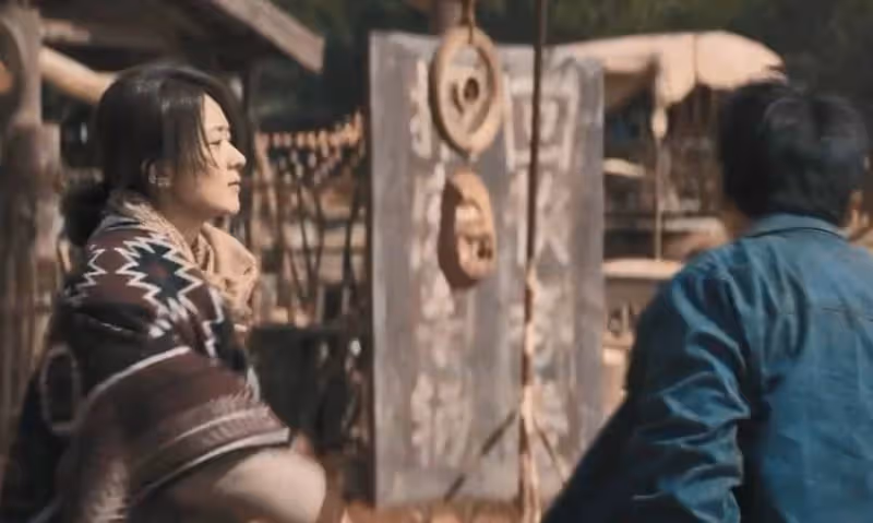 36歲趙麗穎新片又演媽,素顏出場一臉滄桑,卻遮不住高顏值