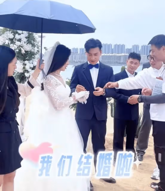 李若彤宣布結婚?新郎被指似劉德華,曾苦戀富商10年陷抑鬱!