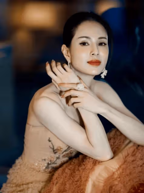 李若彤宣布結婚?新郎被指似劉德華,曾苦戀富商10年陷抑鬱!
