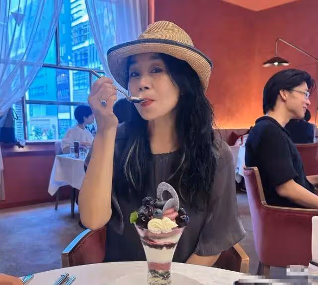 37歲張馨予逆生長法則!穿紅T恤短褲大長腿搶鏡