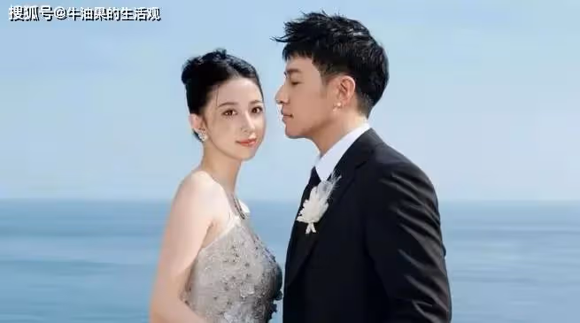 潘瑋柏4歲女兒首曝光，一家三口游迪士尼，曾被王思聰內涵到破防