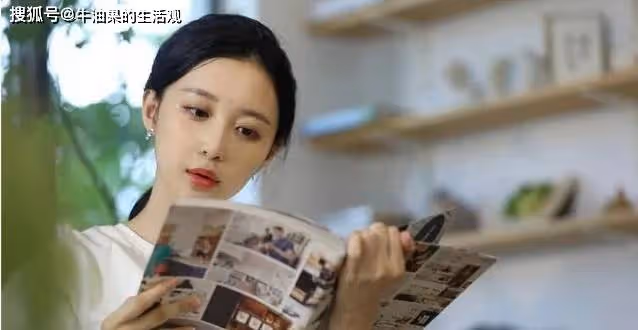 潘瑋柏4歲女兒首曝光，一家三口游迪士尼，曾被王思聰內涵到破防