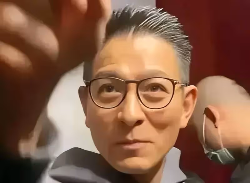 太嚇人了!這些明星突然就老的不成樣子了,網友:歲月真沒優待誰