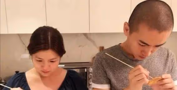 陳曉陳妍希真離婚?卓偉爆料:孩子竟不是親生?3大細節令人震驚!
