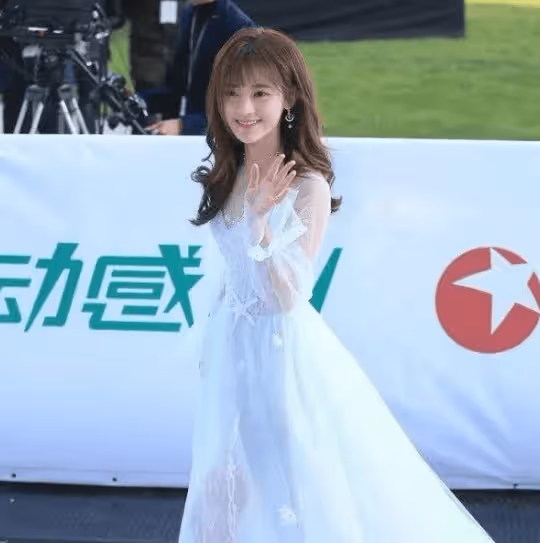 趙麗穎的副乳,楊冪的扁屁股,鞠婧禕的腿,女明星的身材也很真實!