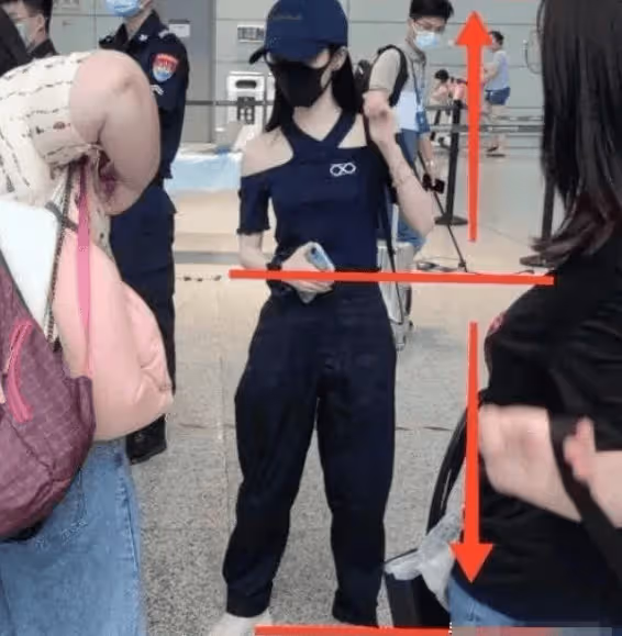 趙麗穎的副乳,楊冪的扁屁股,鞠婧禕的腿,女明星的身材也很真實!