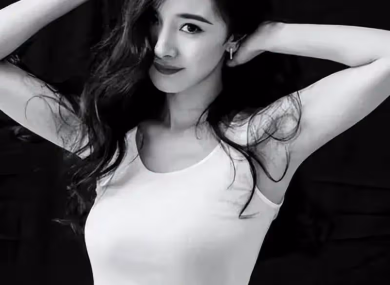 趙麗穎的副乳,楊冪的扁屁股,鞠婧禕的腿,女明星的身材也很真實!
