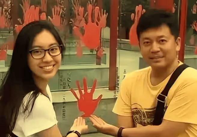 國家一級演員,為啥結婚多年無緋聞?看到他妻子就明白了,難怪當初拒絕鞏俐