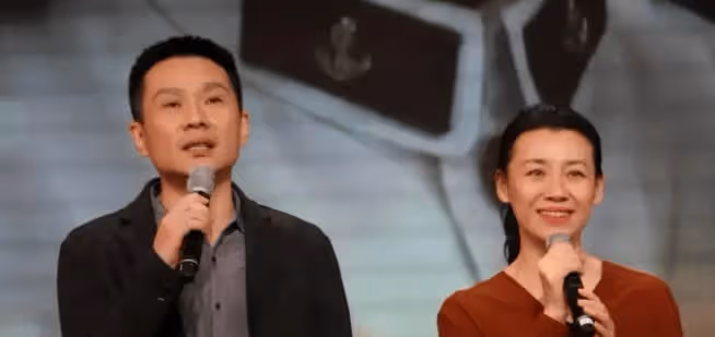 他是著名演員,愛人是真不漂亮,他們卻相守20年,她有什麼魅力?