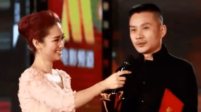 他是著名演員,愛人是真不漂亮,他們卻相守20年,她有什麼魅力?