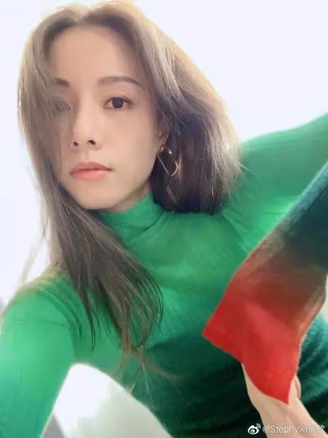 恭喜!香港知名女星新戀情曝光,男友遭曝正面照,身材高大兼顏值高撞臉韓星