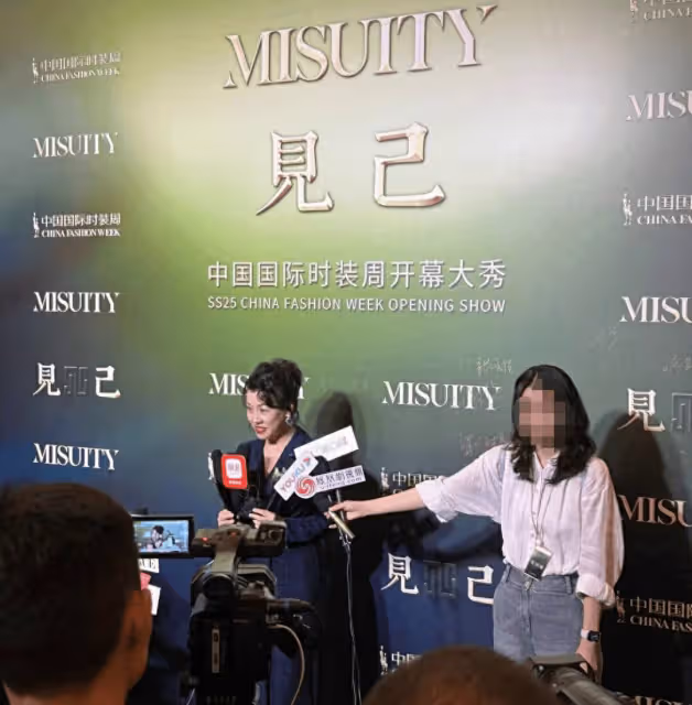 劉琳阿雲嘎孫楊李思思罕見同框,一個真高,一個真帥,一個很隨和