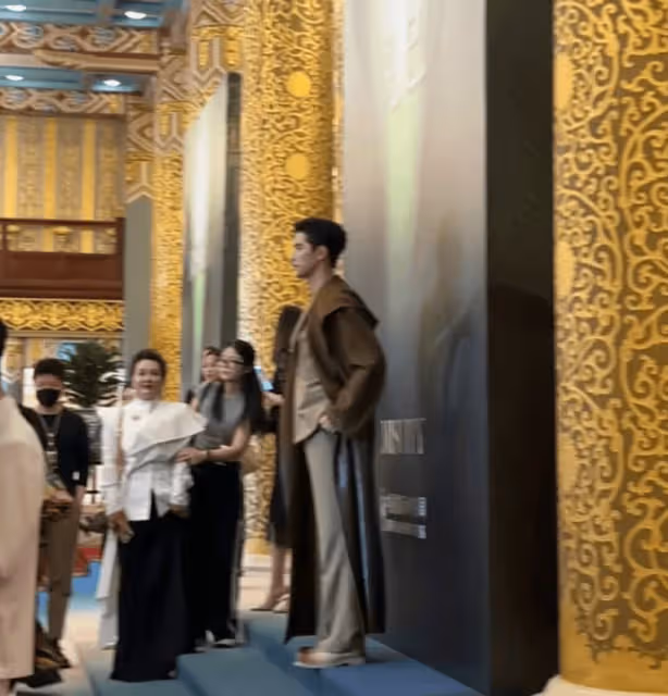 劉琳阿雲嘎孫楊李思思罕見同框,一個真高,一個真帥,一個很隨和