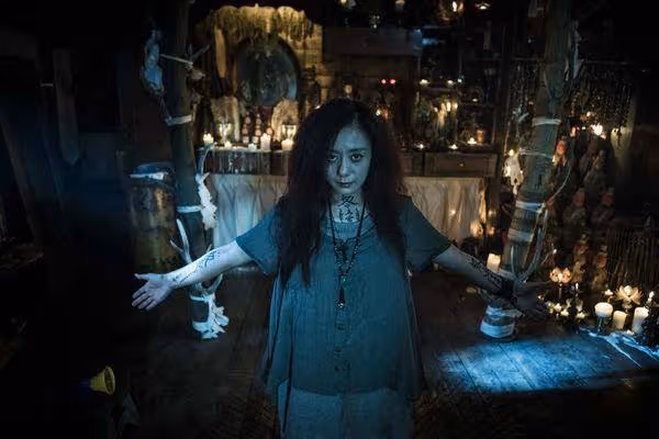 高慧君拍《紅衣2》突接巫師姑姑電話 「幫設結界」要她緊急離開