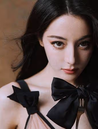 迪麗熱巴素顏照曝光! 眾人驚「越素越好看」:漂亮得太過分了