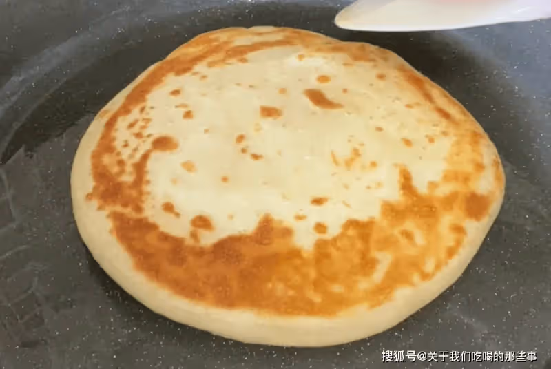 做烙餅,用死面、燙麵還是半燙麵?正確做法分享給你,別再弄錯
