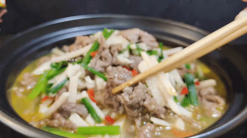 蓮藕、蘿蔔快靠邊,入秋後也該吃此菜了!隨手一煮,有湯有菜一鍋出、特下飯