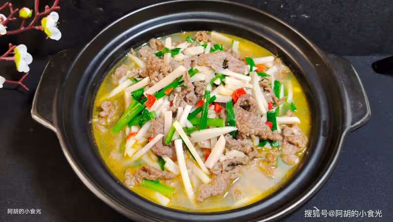 蓮藕、蘿蔔快靠邊,入秋後也該吃此菜了!隨手一煮,有湯有菜一鍋出、特下飯
