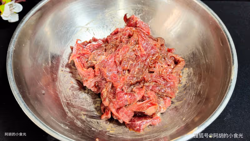 蓮藕、蘿蔔快靠邊,入秋後也該吃此菜了!隨手一煮,有湯有菜一鍋出、特下飯