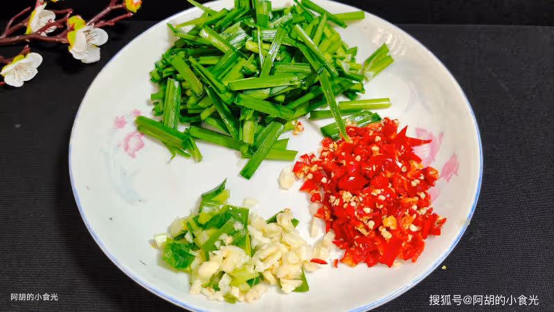 蓮藕、蘿蔔快靠邊,入秋後也該吃此菜了!隨手一煮,有湯有菜一鍋出、特下飯