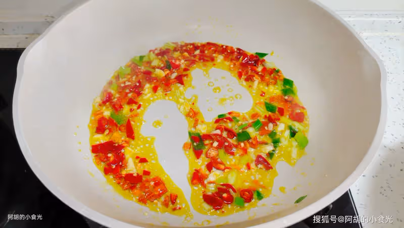 蓮藕、蘿蔔快靠邊,入秋後也該吃此菜了!隨手一煮,有湯有菜一鍋出、特下飯