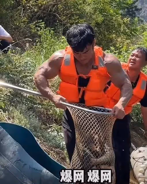 網紅李維剛和大表哥二番戰!華哥花一萬入股,看到魚網兩人沉默了